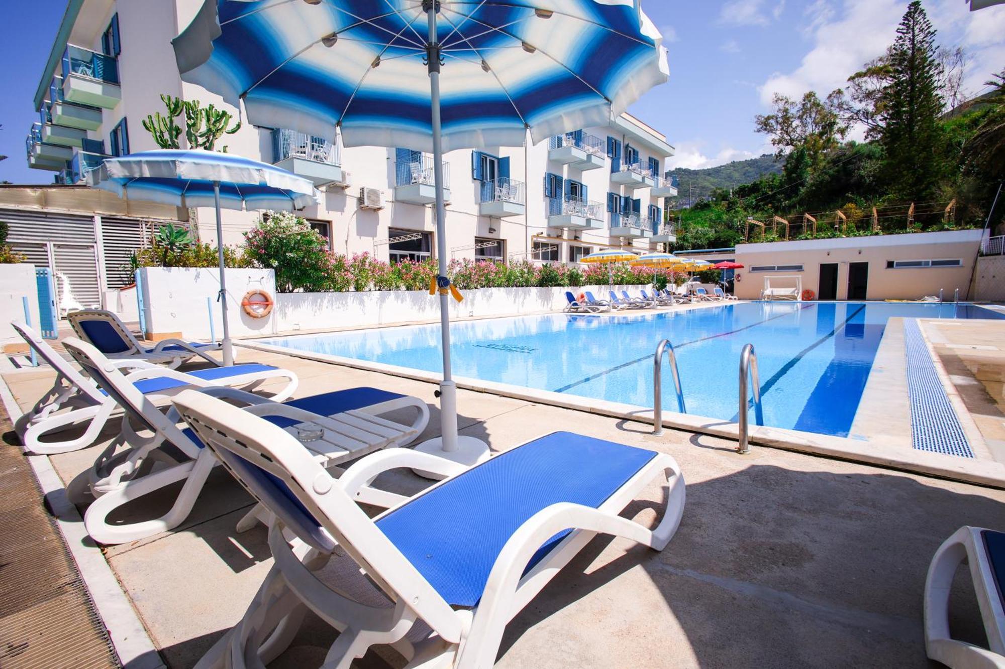 Hotel Tourist Cefalù Esterno foto