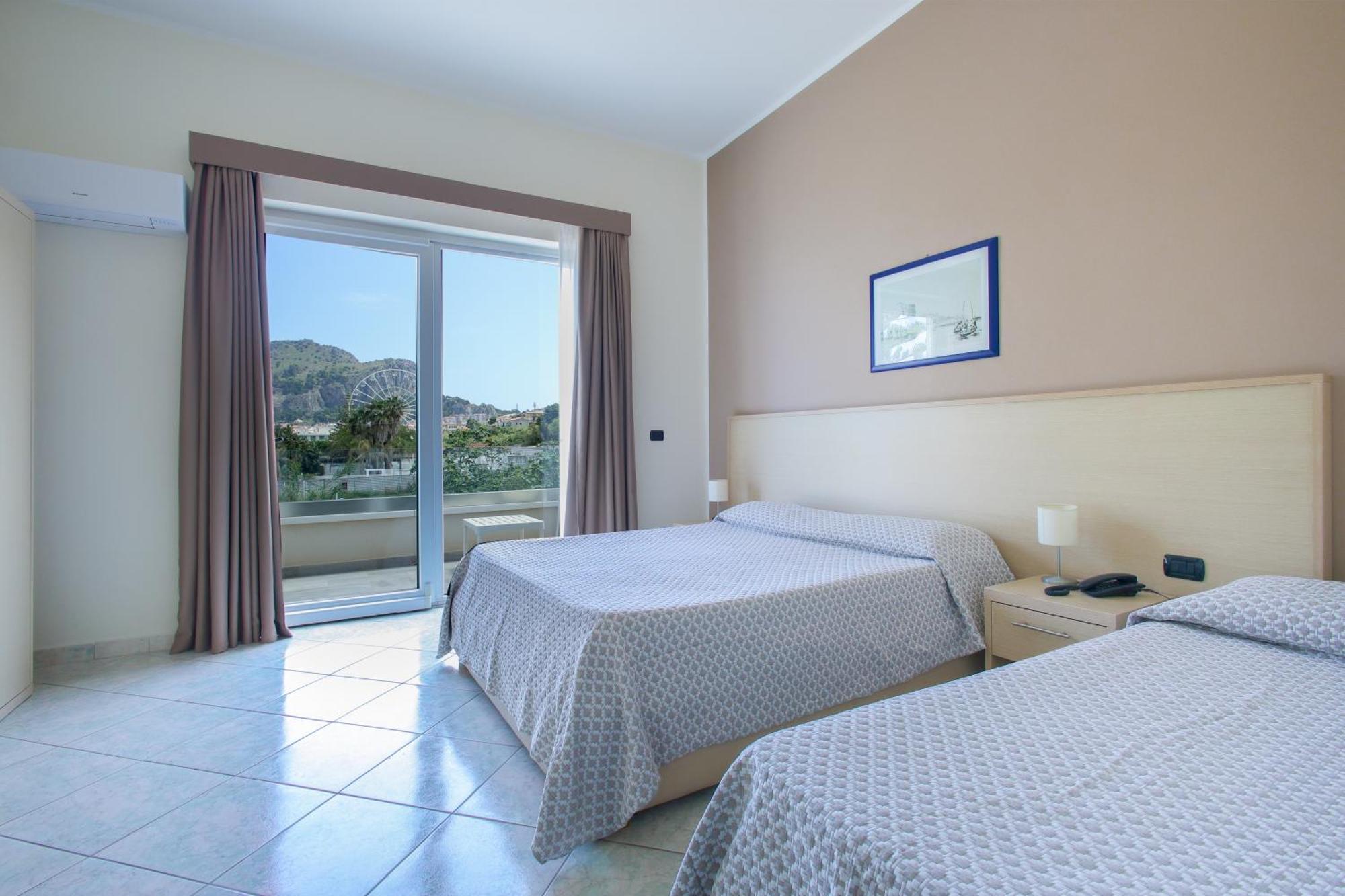 Hotel Tourist Cefalù Esterno foto