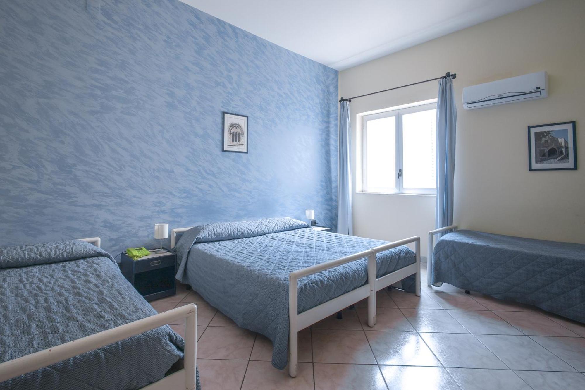 Hotel Tourist Cefalù Esterno foto