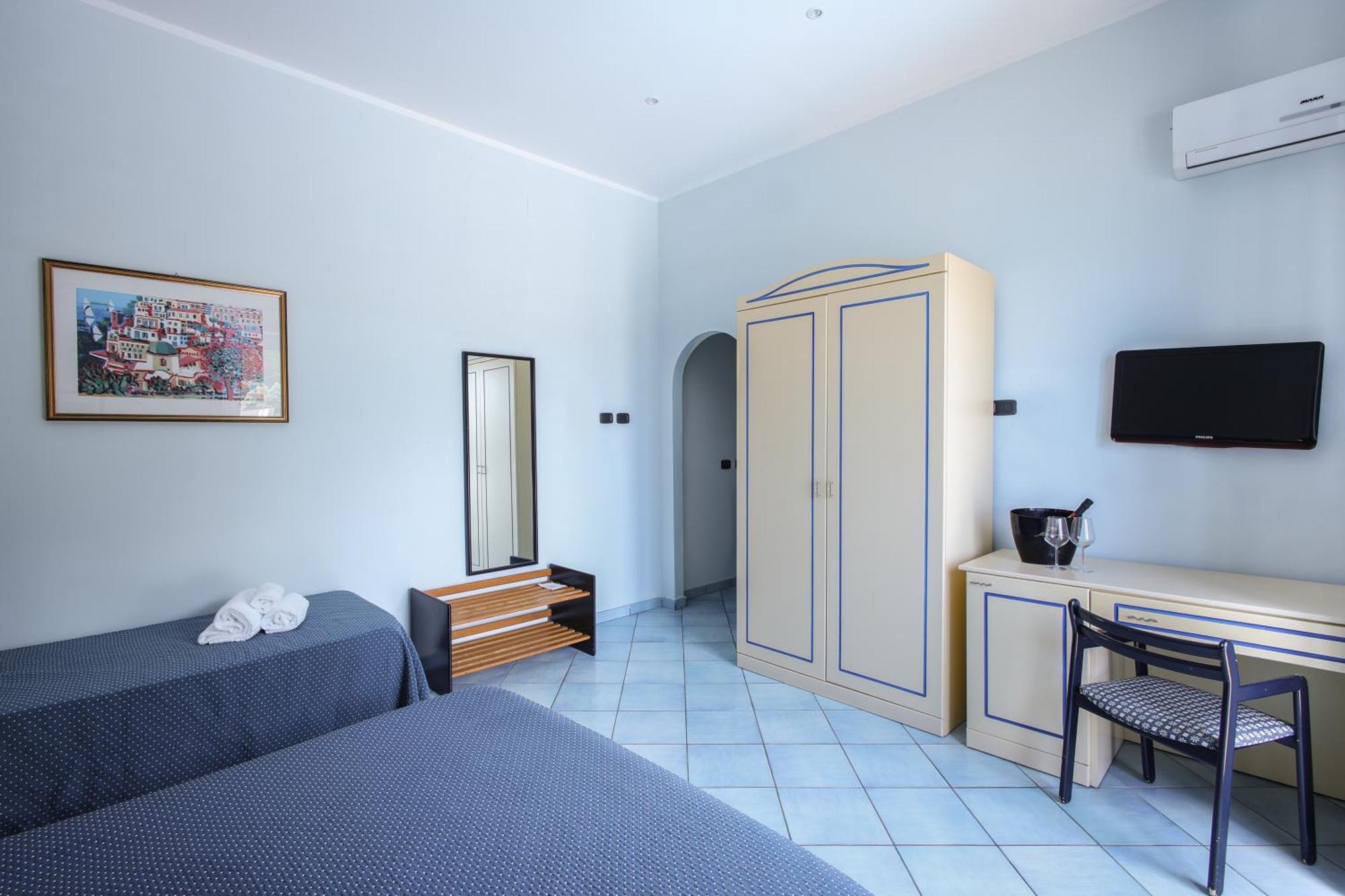 Hotel Tourist Cefalù Esterno foto